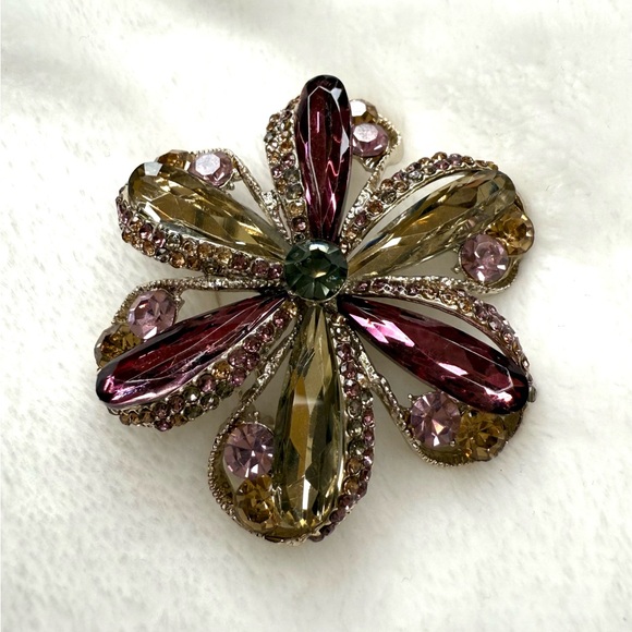 Elegant Multicolor Glass Flower Brooch - Picture 3 of 4